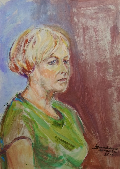 Kobieta z zieloną sukienką